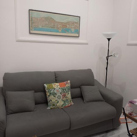 Luisa'S Apartment Наполи Екстериор снимка